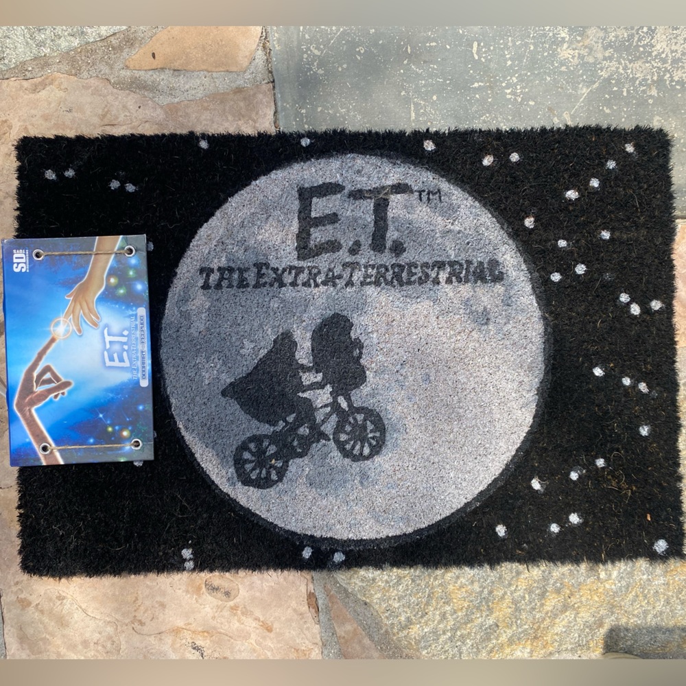 E.T. The extra-terrestrial Doormat